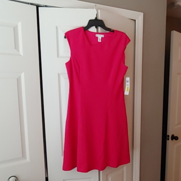 Brand new sleeveless dress - Picture 1 of 2